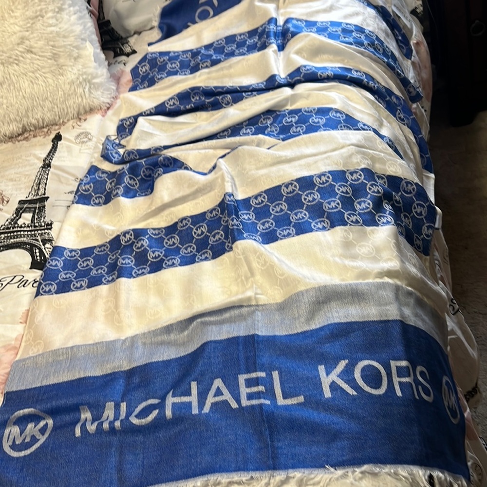 Michael Kors shoulder scarf